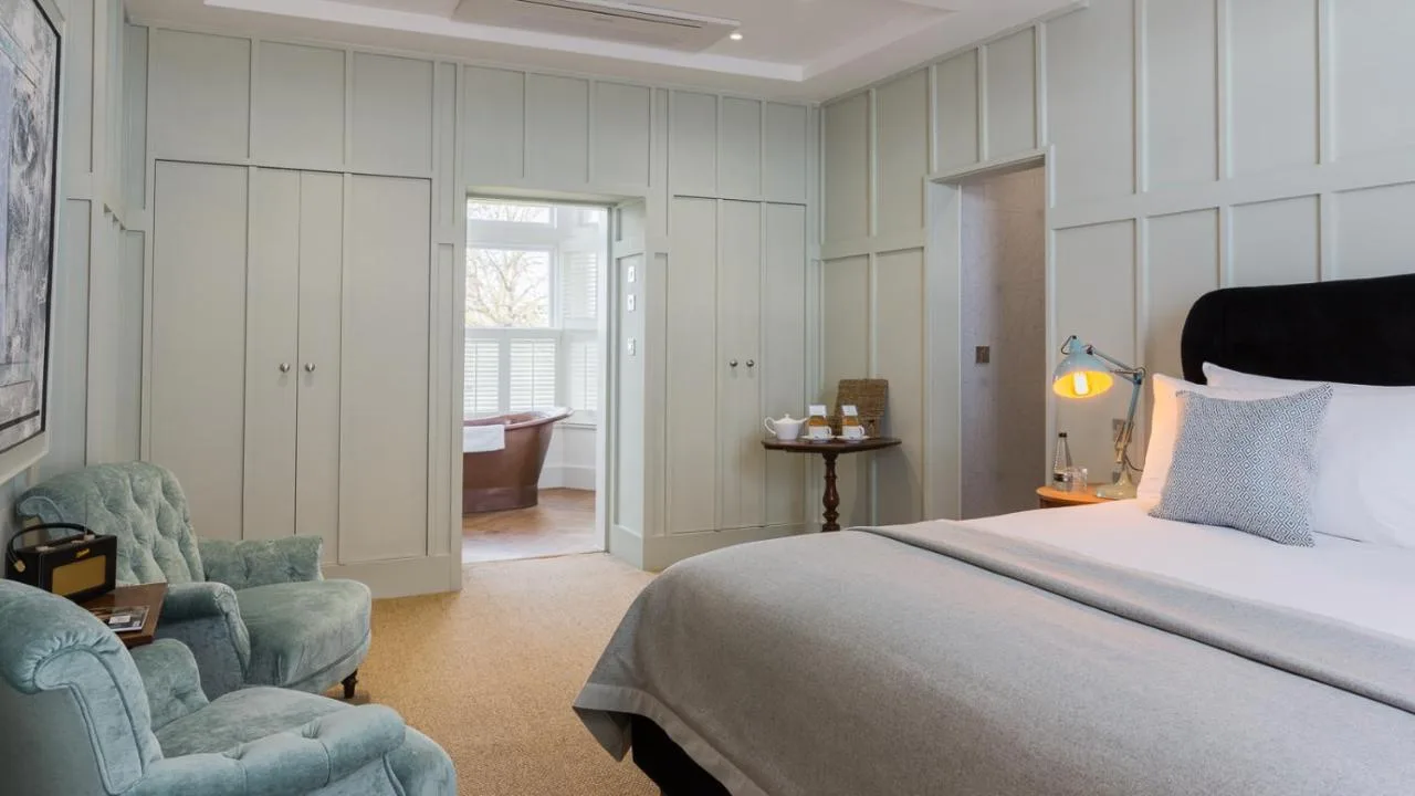 Suite with City and Park View